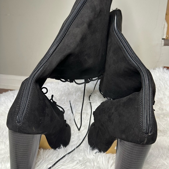Torrid Sice 10W lace up stacker heel boot - Picture 4 of 4